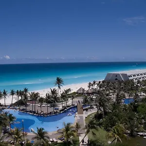 oasis-cancun.quintano-roohotels.com/